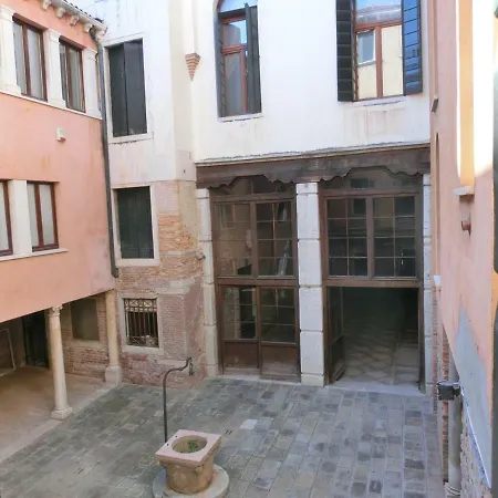 San Marco White Apartman *
